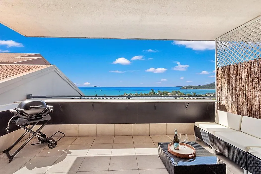Luna Solis Airlie Beach Australia