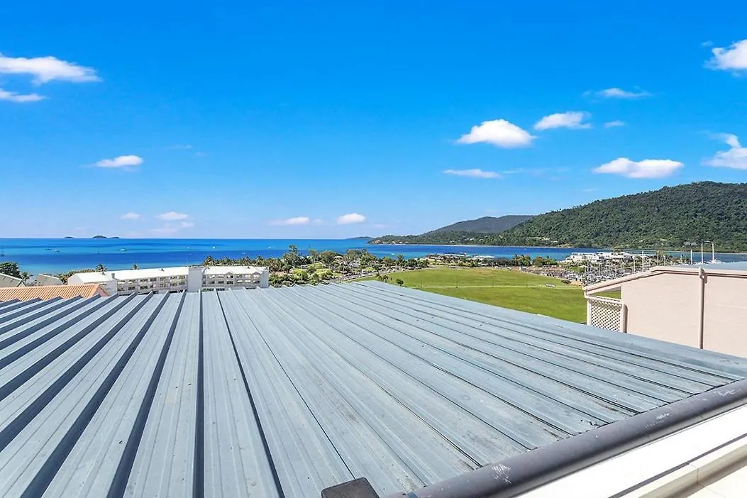 Luna Solis Airlie Beach